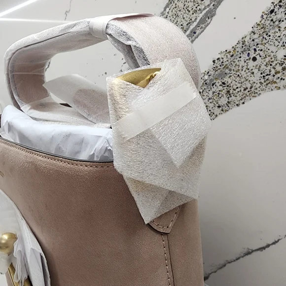 Coach Kisslock Bleecker Bucket Bag in Pink Nuage Suede NWT - Picture 3 of 14